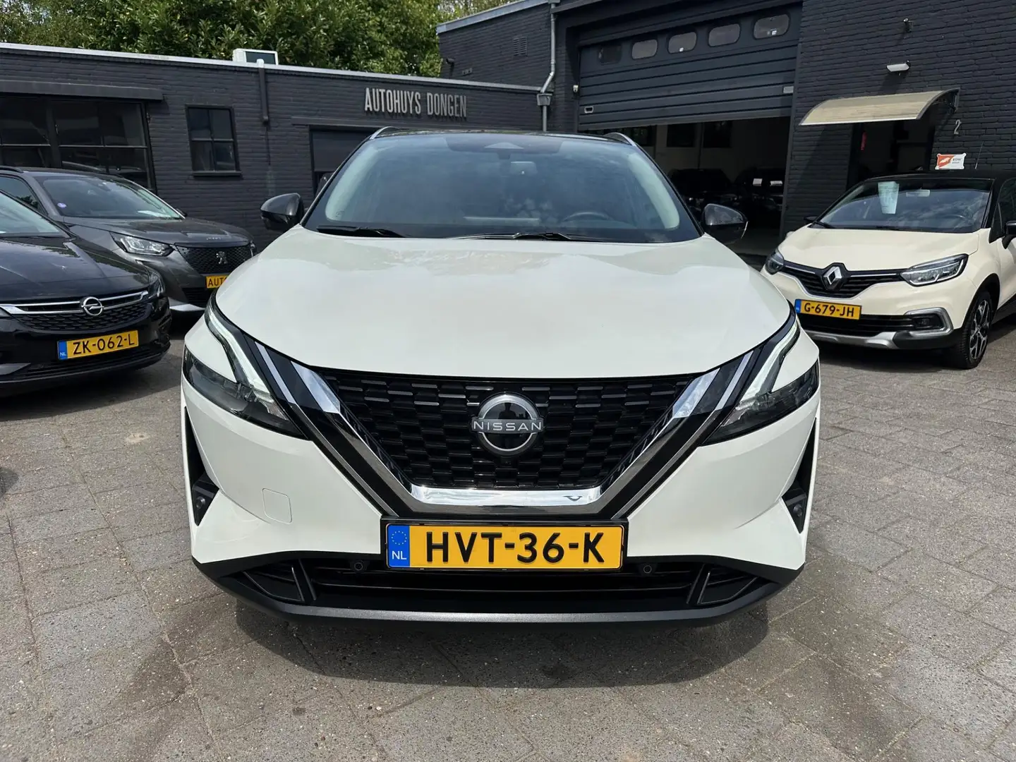 Nissan Qashqai 1.3 MHEV (140pk) Tekna! Panodak! Navi! 360 Camera Wit - 2