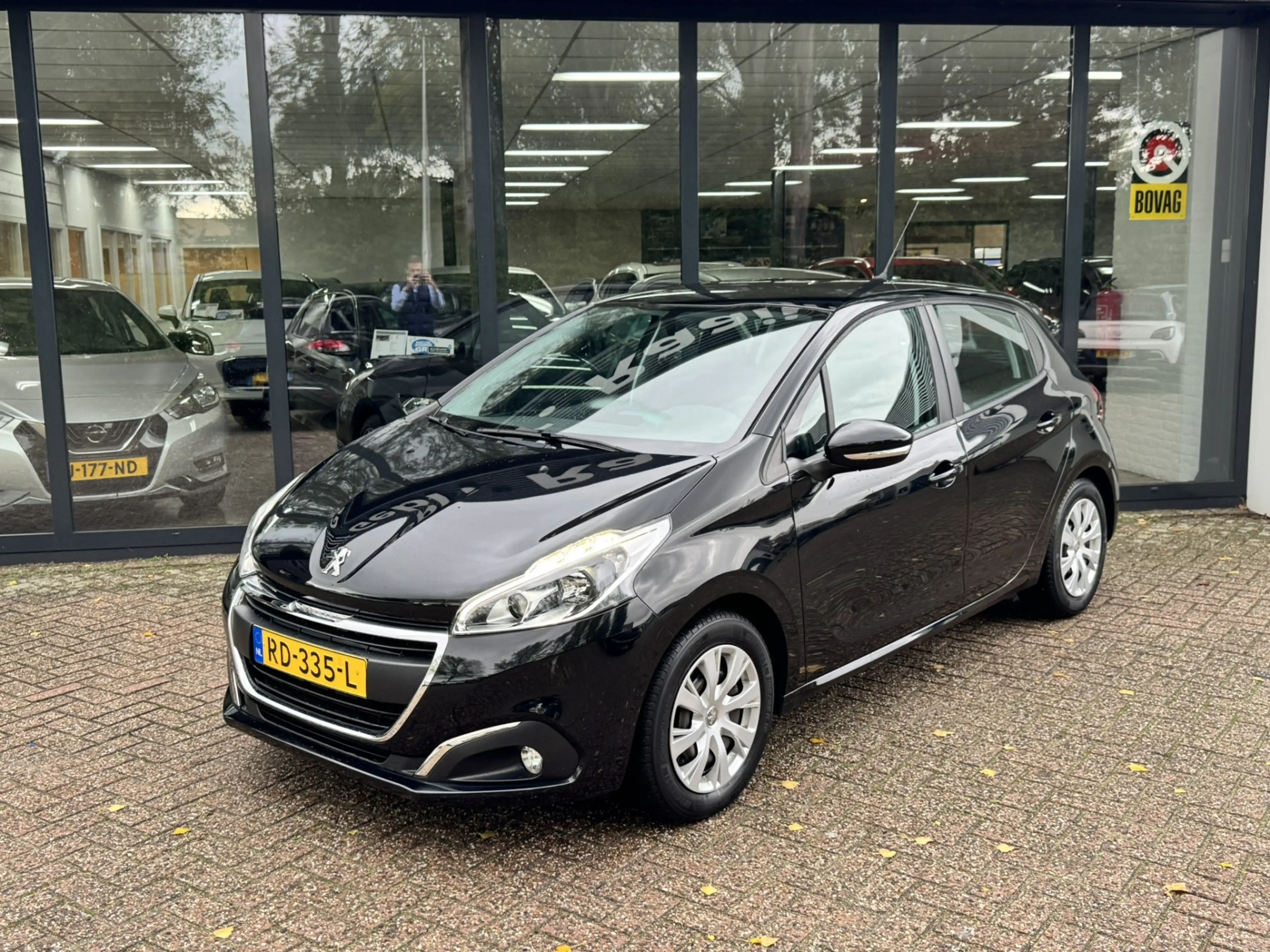 Peugeot 208 1.2 PureTech Blue Lion*Navigatie*Airco* — photo 2