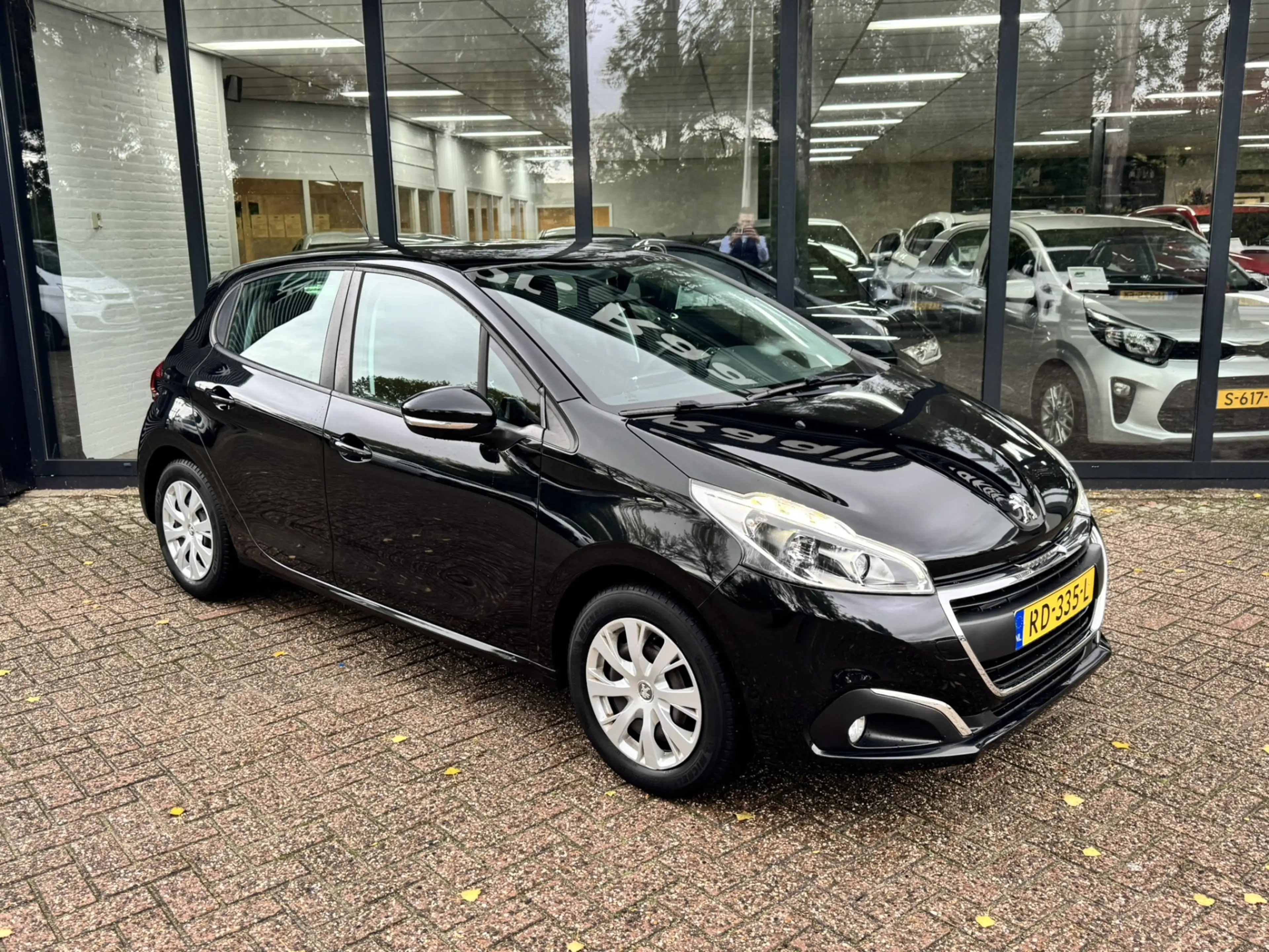 Peugeot 208 1.2 PureTech Blue Lion*Navigatie*Airco* — photo 4