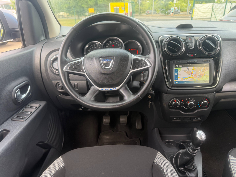 Dacia Lodgy Stepway/1.Hand/Neu TÜV/Scheckheft/Navi/Kamera — photo 10