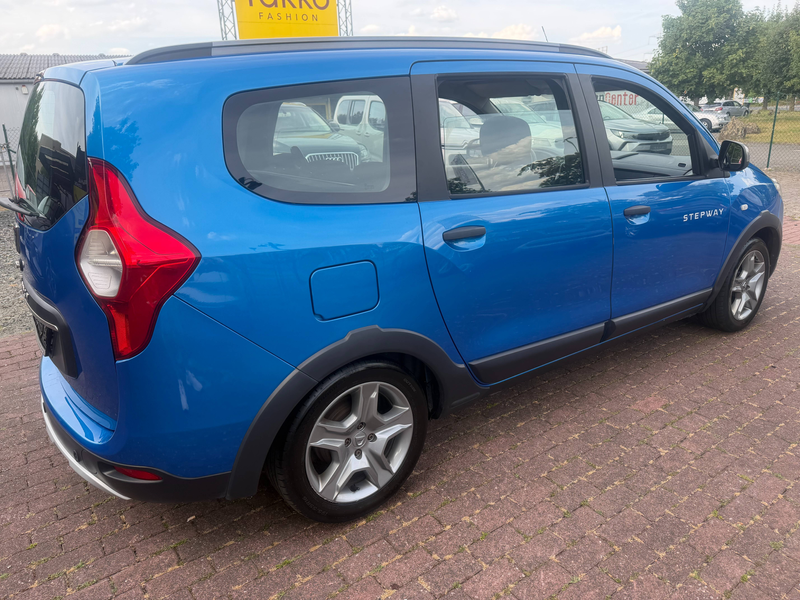 Dacia Lodgy Stepway/1.Hand/Neu TÜV/Scheckheft/Navi/Kamera — photo 6