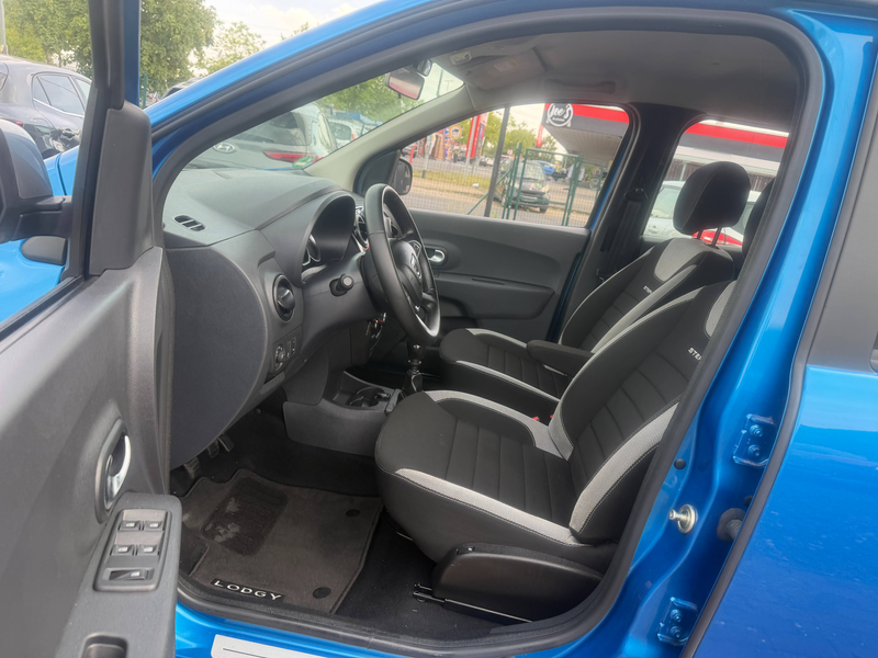 Dacia Lodgy Stepway/1.Hand/Neu TÜV/Scheckheft/Navi/Kamera — photo 9