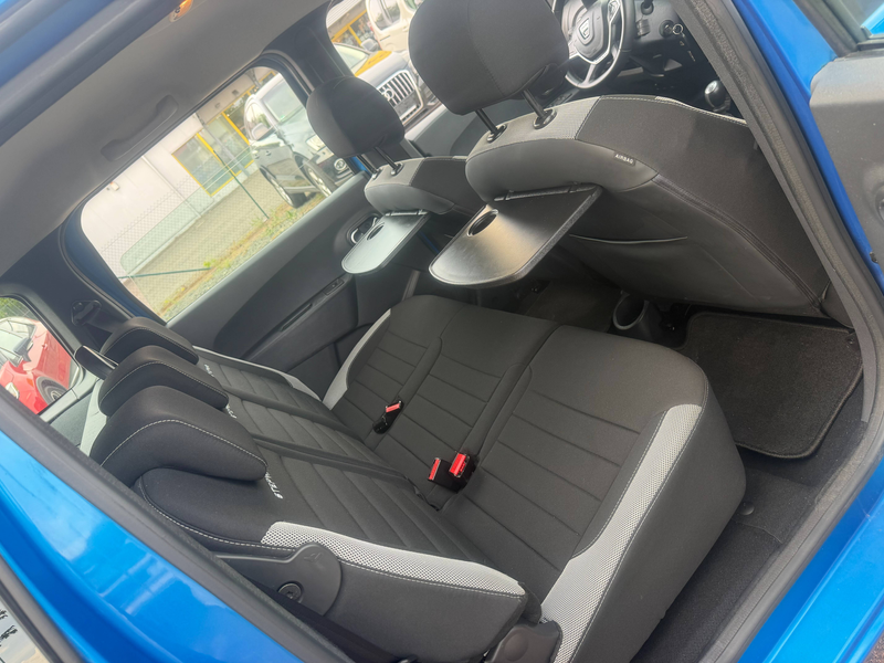 Dacia Lodgy Stepway/1.Hand/Neu TÜV/Scheckheft/Navi/Kamera — photo 18