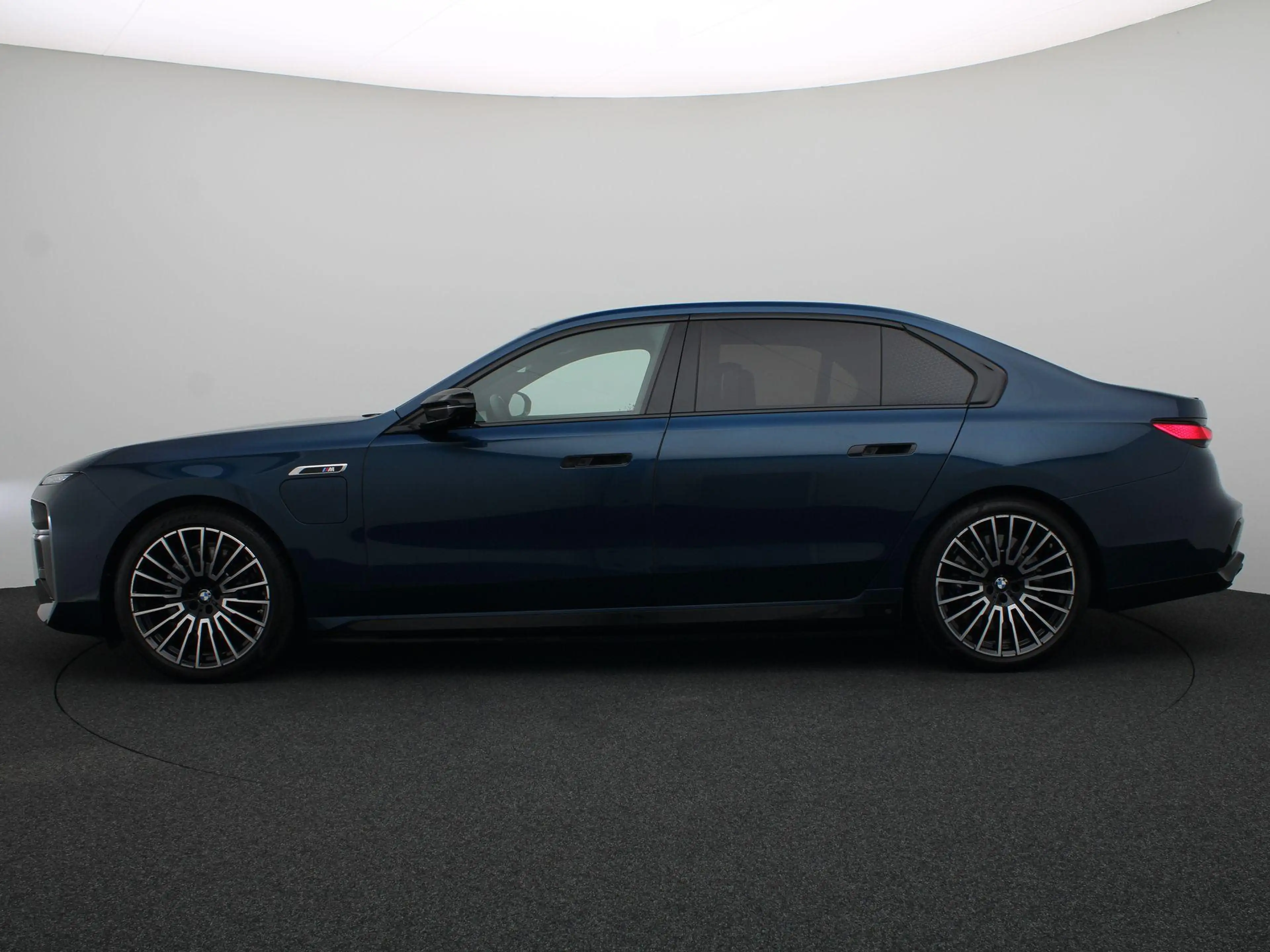 BMW 760 7 Serie M760e xDrive M Performance Pack | Innovati — photo 4