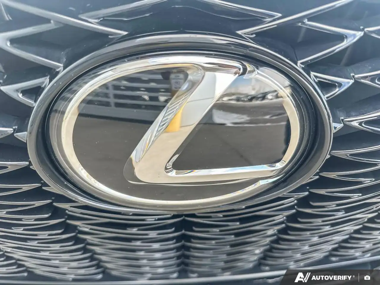 Lexus IS снимка Lexus IS