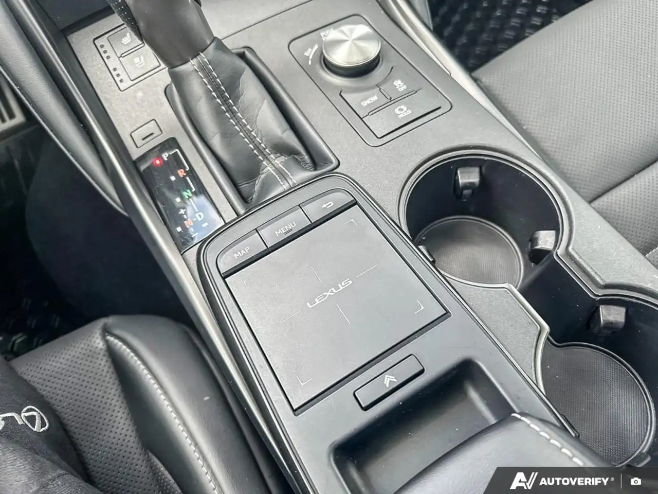 Lexus IS снимка Lexus IS