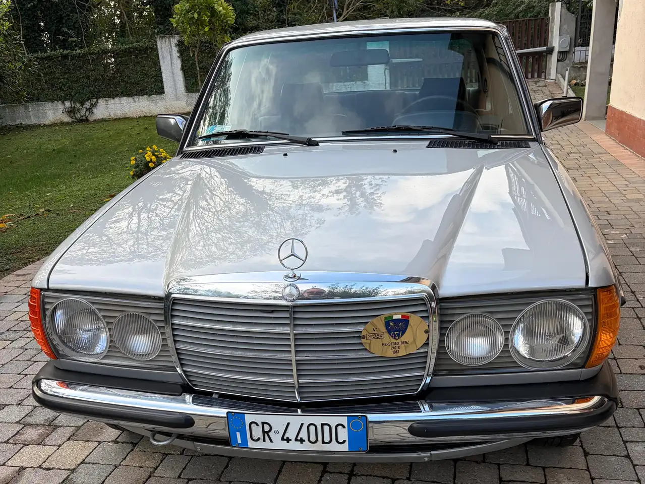 Mercedes-Benz 240