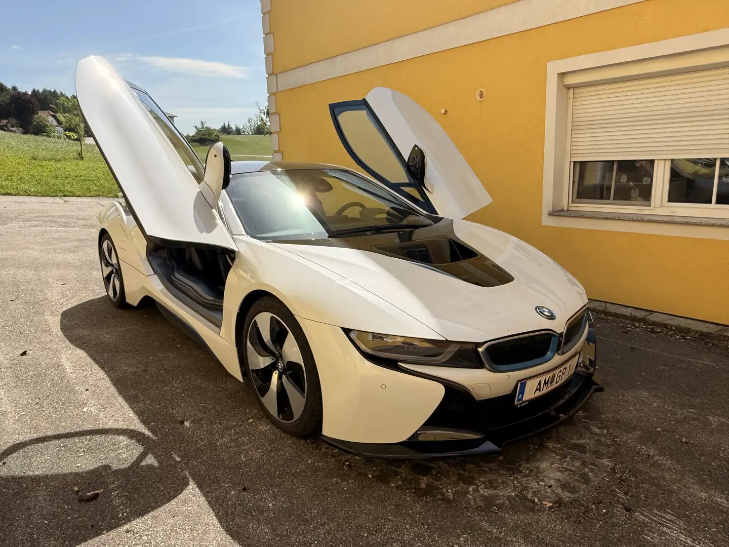 BMW i8 NAVI / Head Up / Erw. Tank Weiß - 1