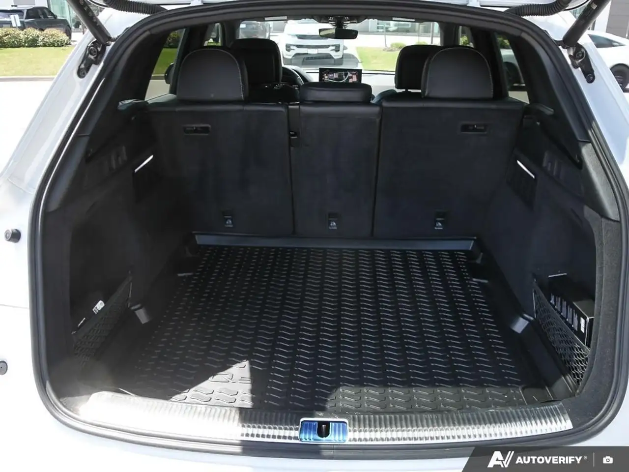 Audi SQ5 снимка Audi SQ5