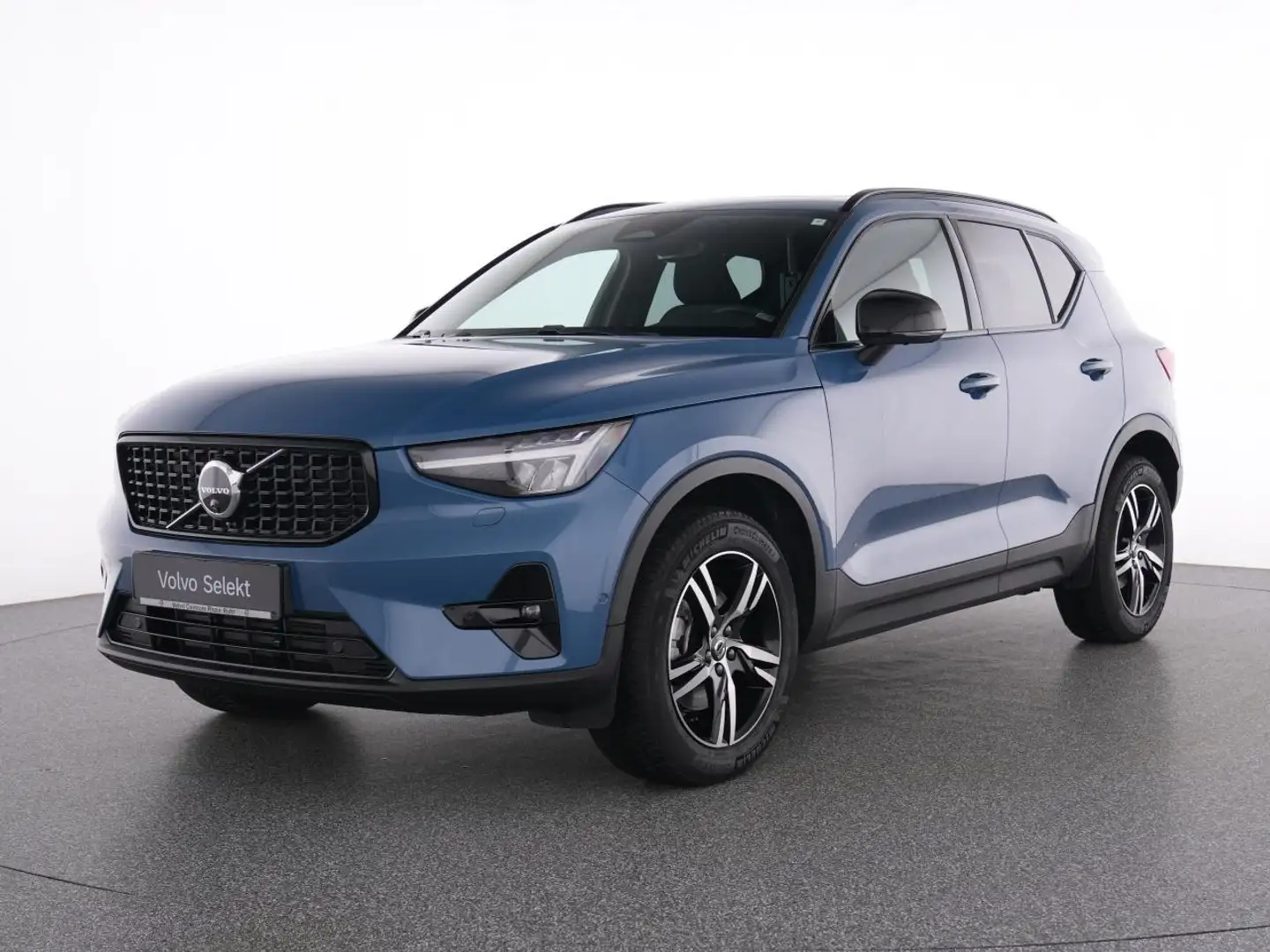 Volvo XC40 B3 PLUS DARK +WSS BEH+LP+SSD+STANDHZ Albastru - 2