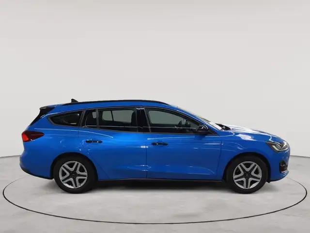 Ford Focus view 3