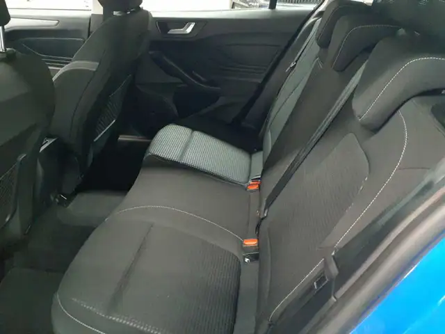 Ford Focus view 13