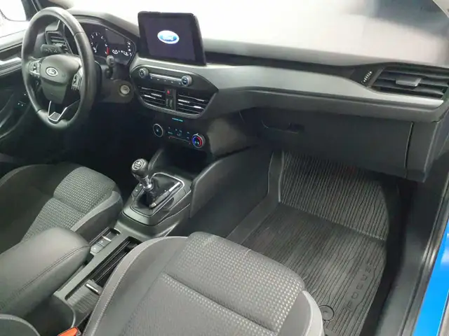 Ford Focus view 9