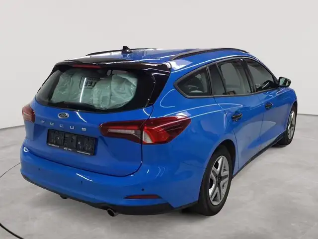 Ford Focus view 4
