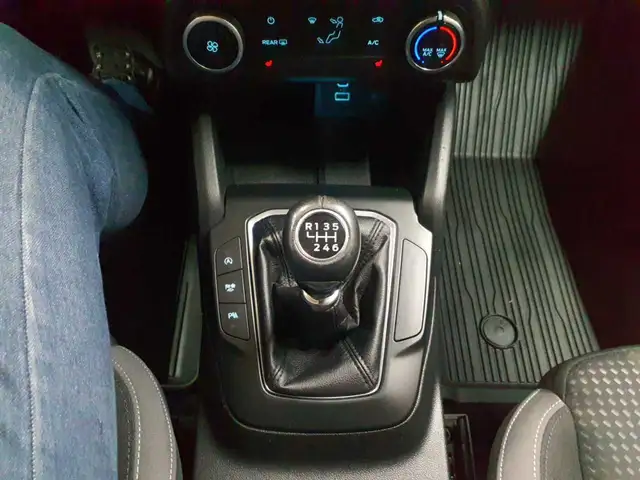 Ford Focus view 10