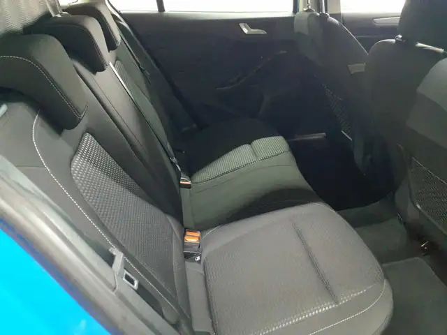 Ford Focus view 14