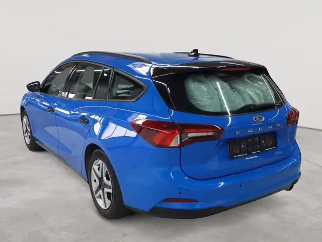 Ford Focus view 5