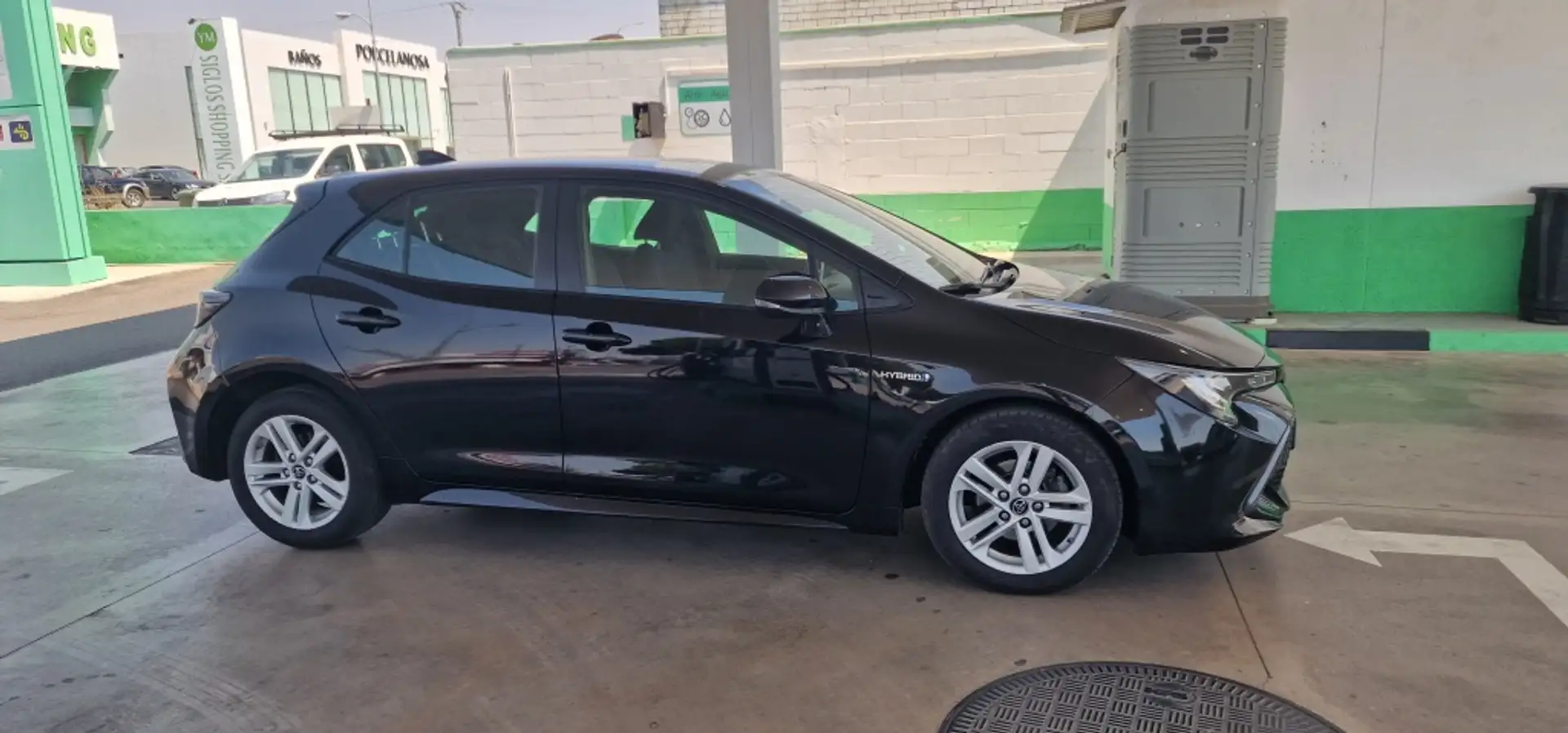 Toyota Corolla 125H Business Plus Negro - 2