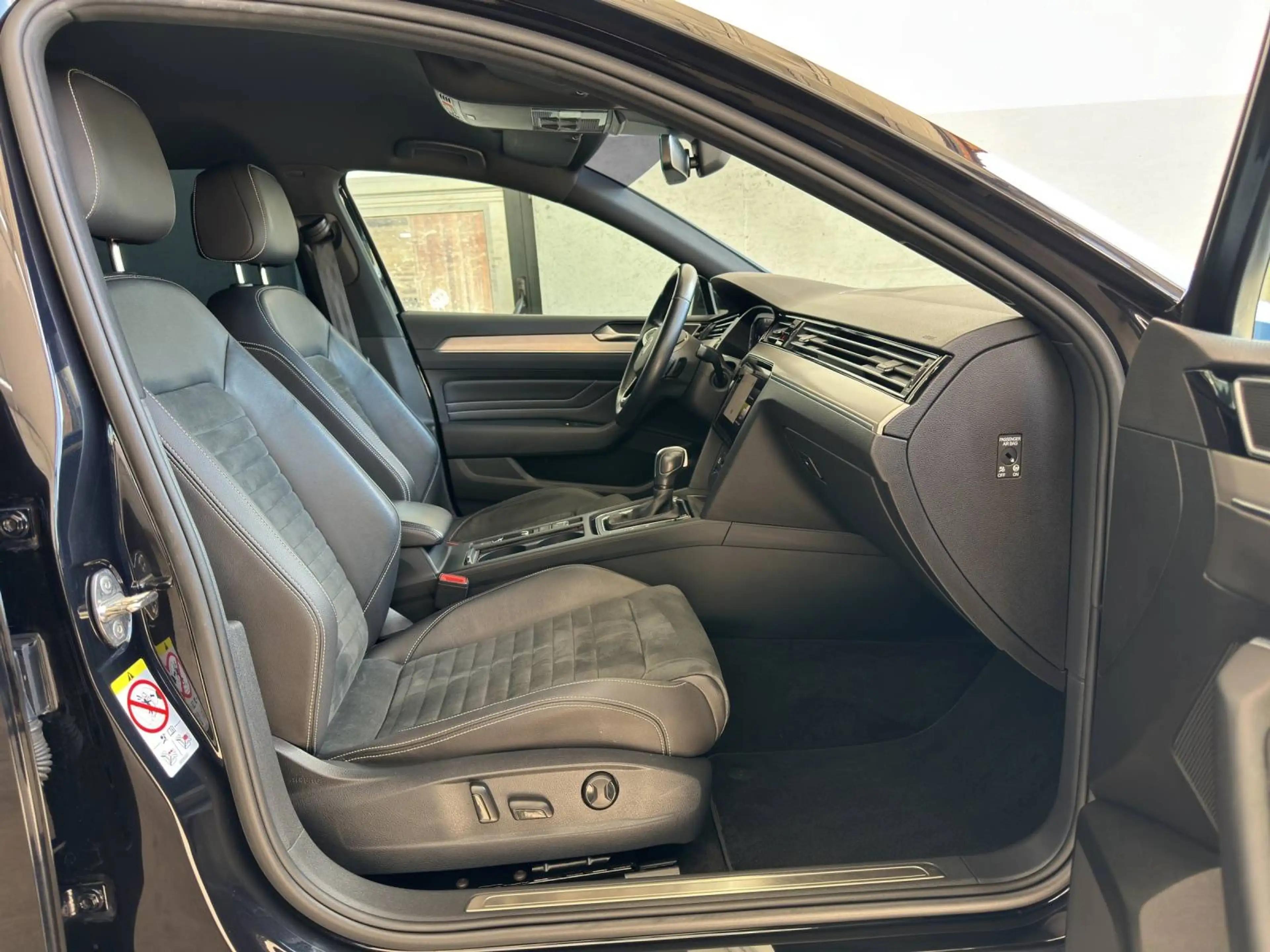 Volkswagen Passat Variant 2,0 TDI Elegance, DSG, Matrix, Massage, AHK, ACC,... — photo 10
