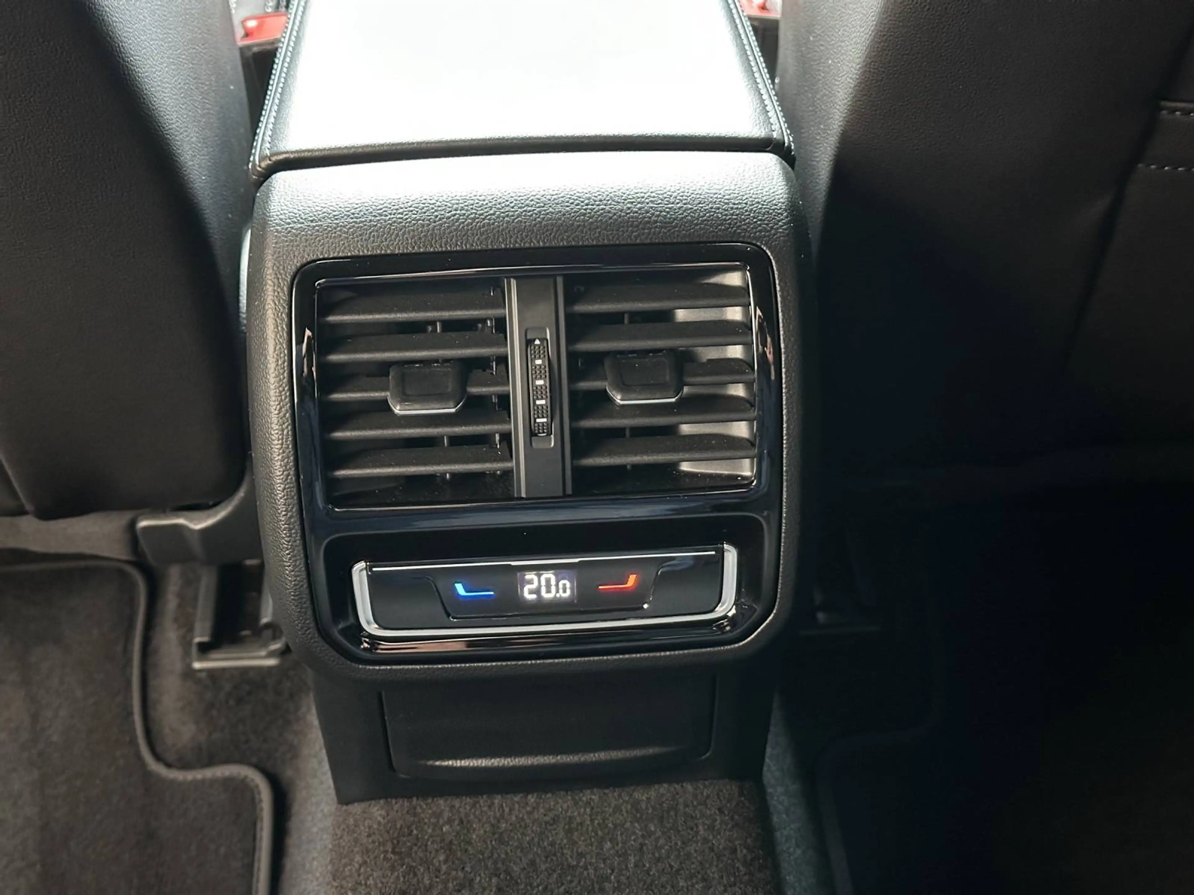 Volkswagen Passat Variant 2,0 TDI Elegance, DSG, Matrix, Massage, AHK, ACC,... — photo 12