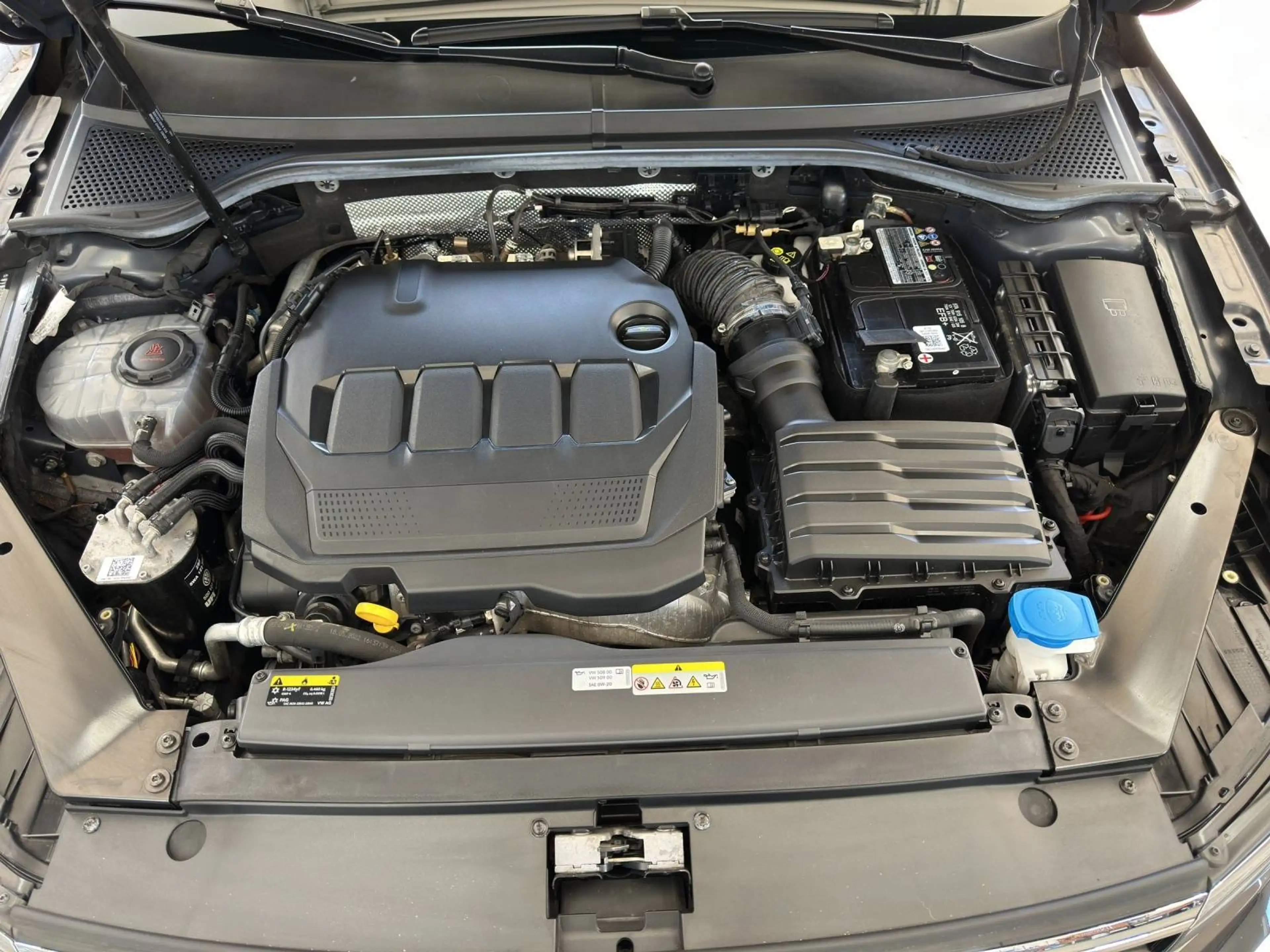 Volkswagen Passat Variant 2,0 TDI Elegance, DSG, Matrix, Massage, AHK, ACC,... — photo 14