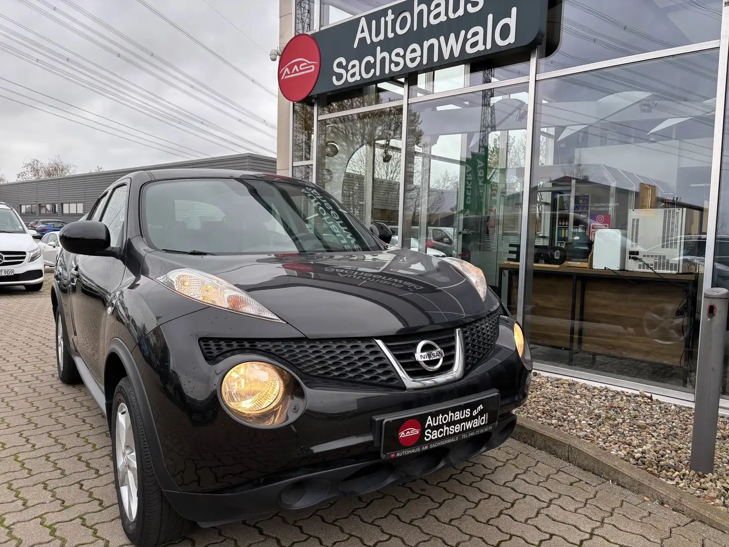 Nissan Juke 1.6 Visia 4x2 Schwarz - 1