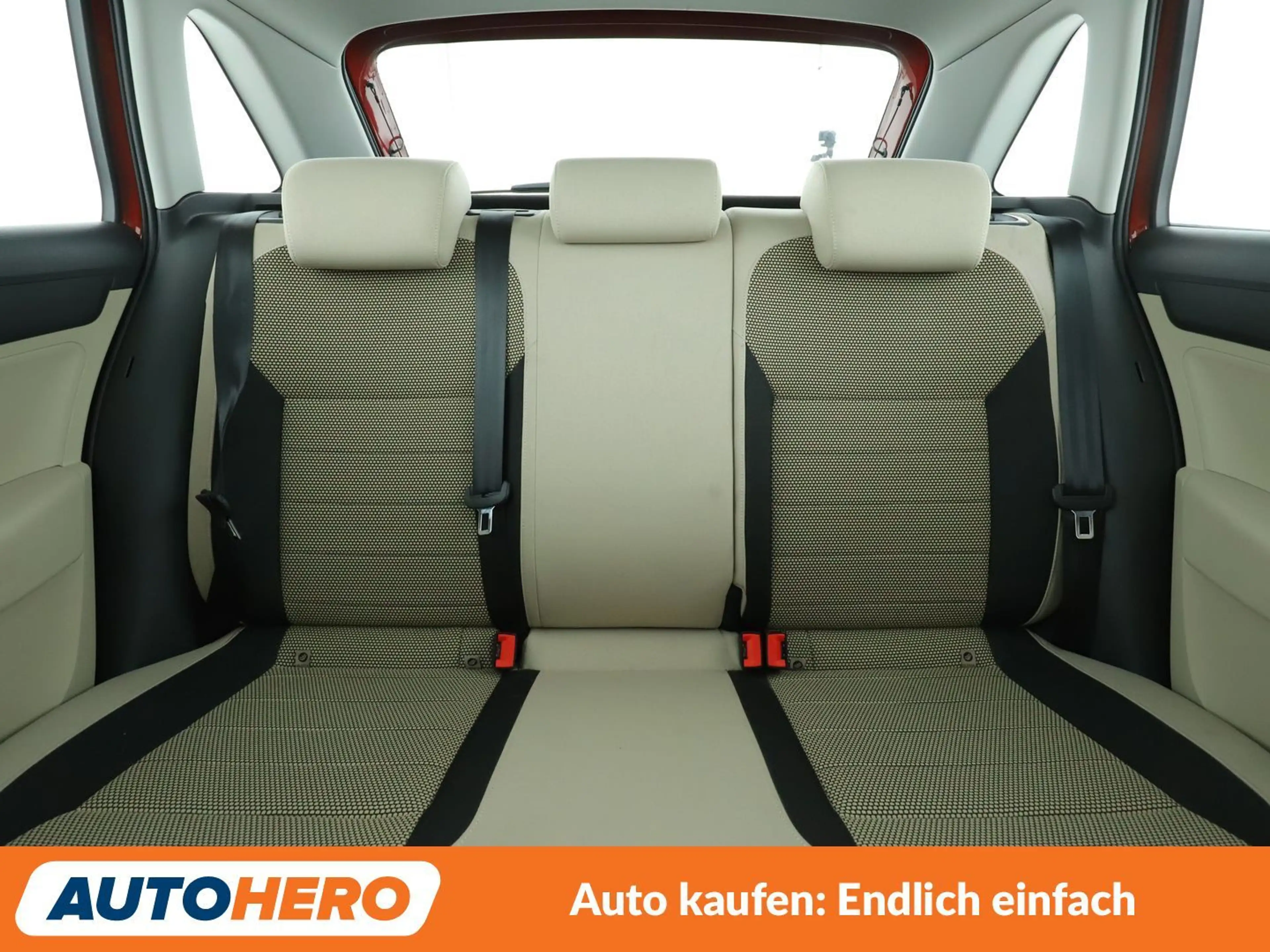 Skoda Rapid/Spaceback 1.4 TSI Style Aut.*NAVI*XENON*TEMPO* — photo 15