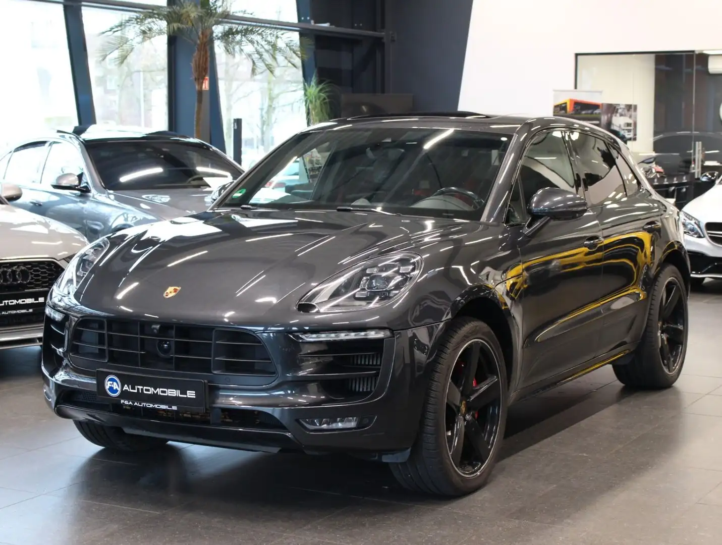 Porsche Macan GTS 3.0 Sport Chrono*Carbon*Pano*2.Hand Grau - 1