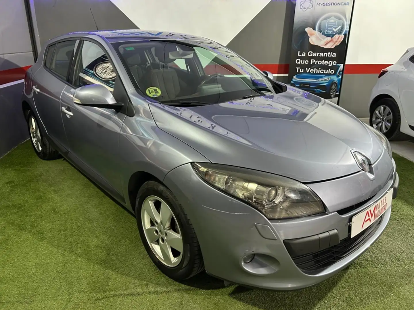 Renault Megane 1.5dCi Business 105 Grau - 1