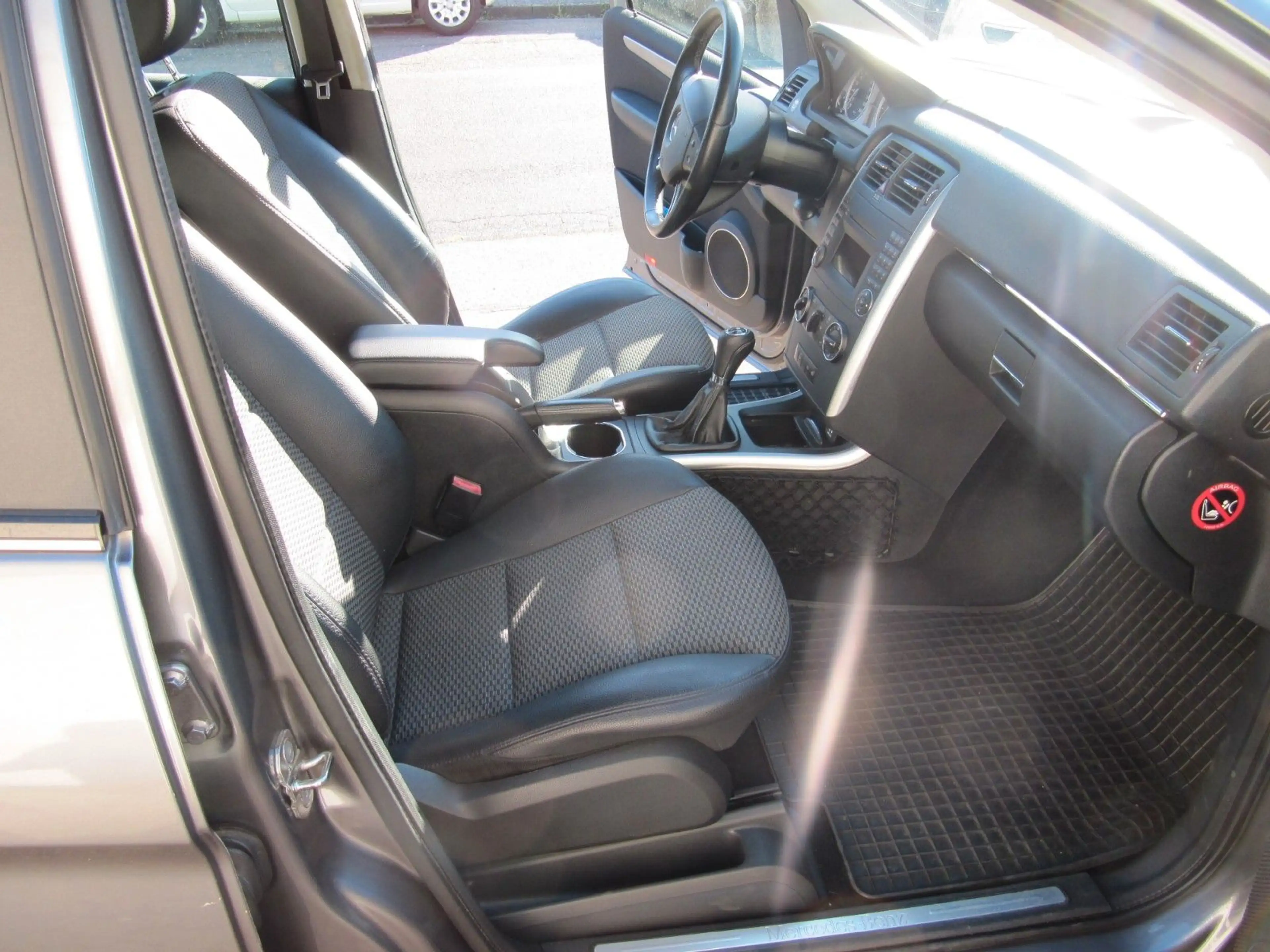 Mercedes-Benz B 160 .Sitzheizung, Klima, Ahk. Alu. — photo 10