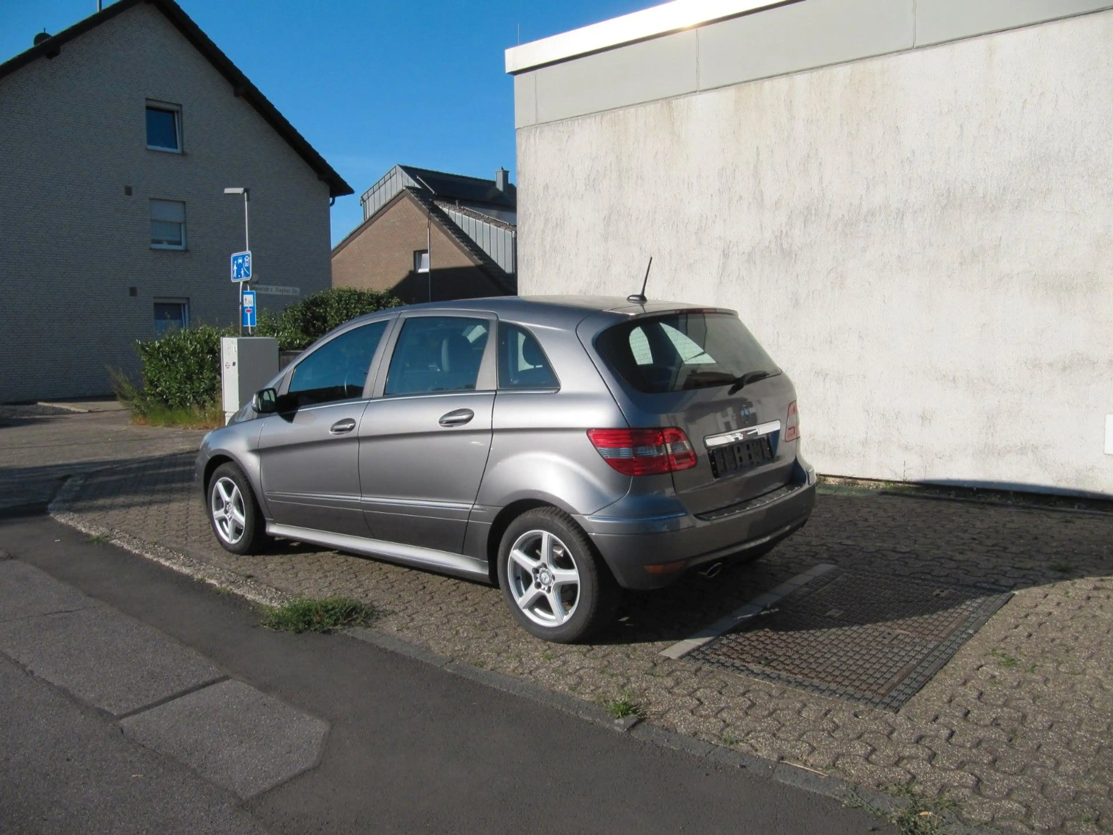 Mercedes-Benz B 160 .Sitzheizung, Klima, Ahk. Alu. — photo 4