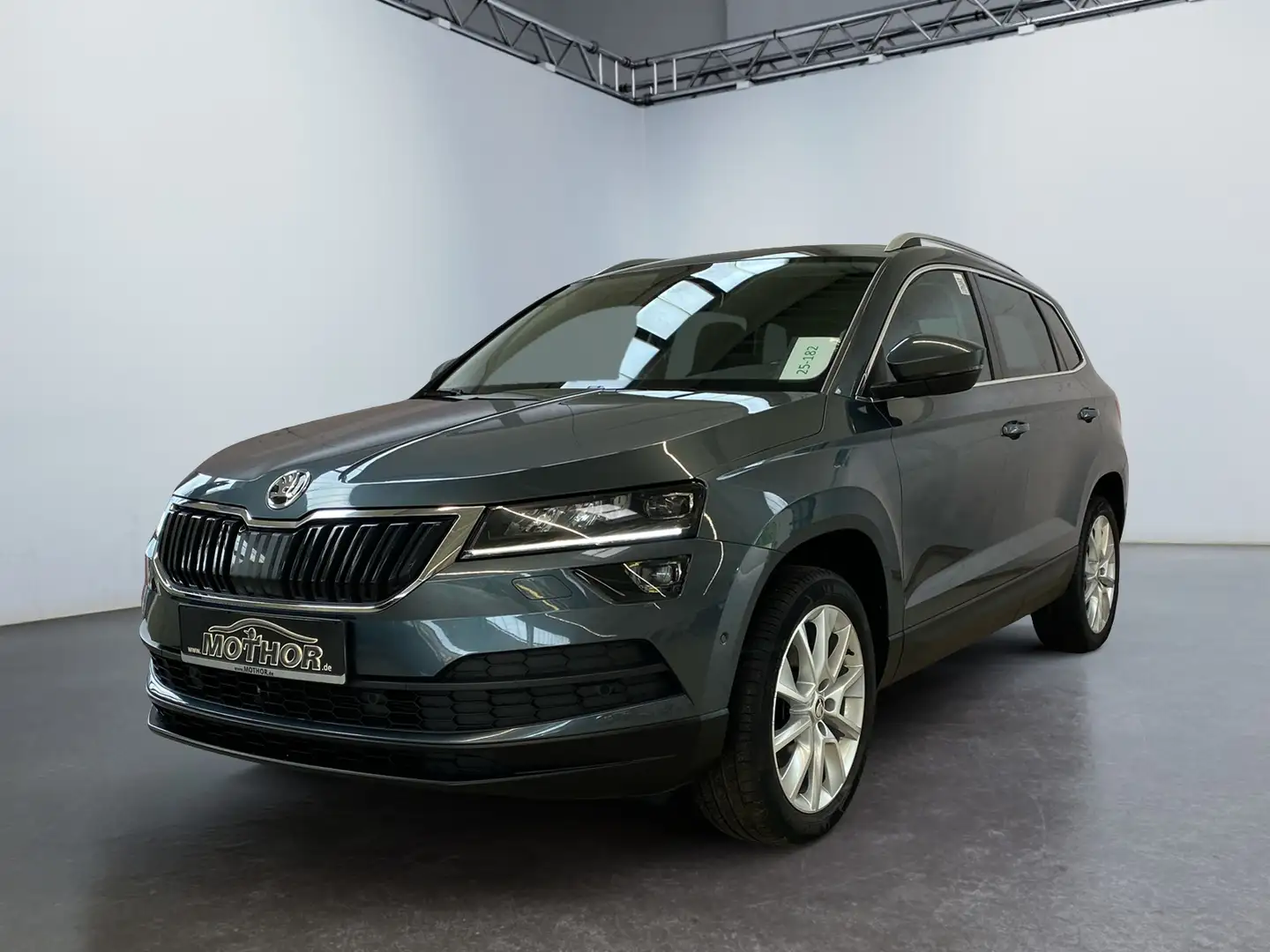 Skoda Karoq Style 1.5 TSI DSG Navi Sitzheiz Kessy Gris - 2