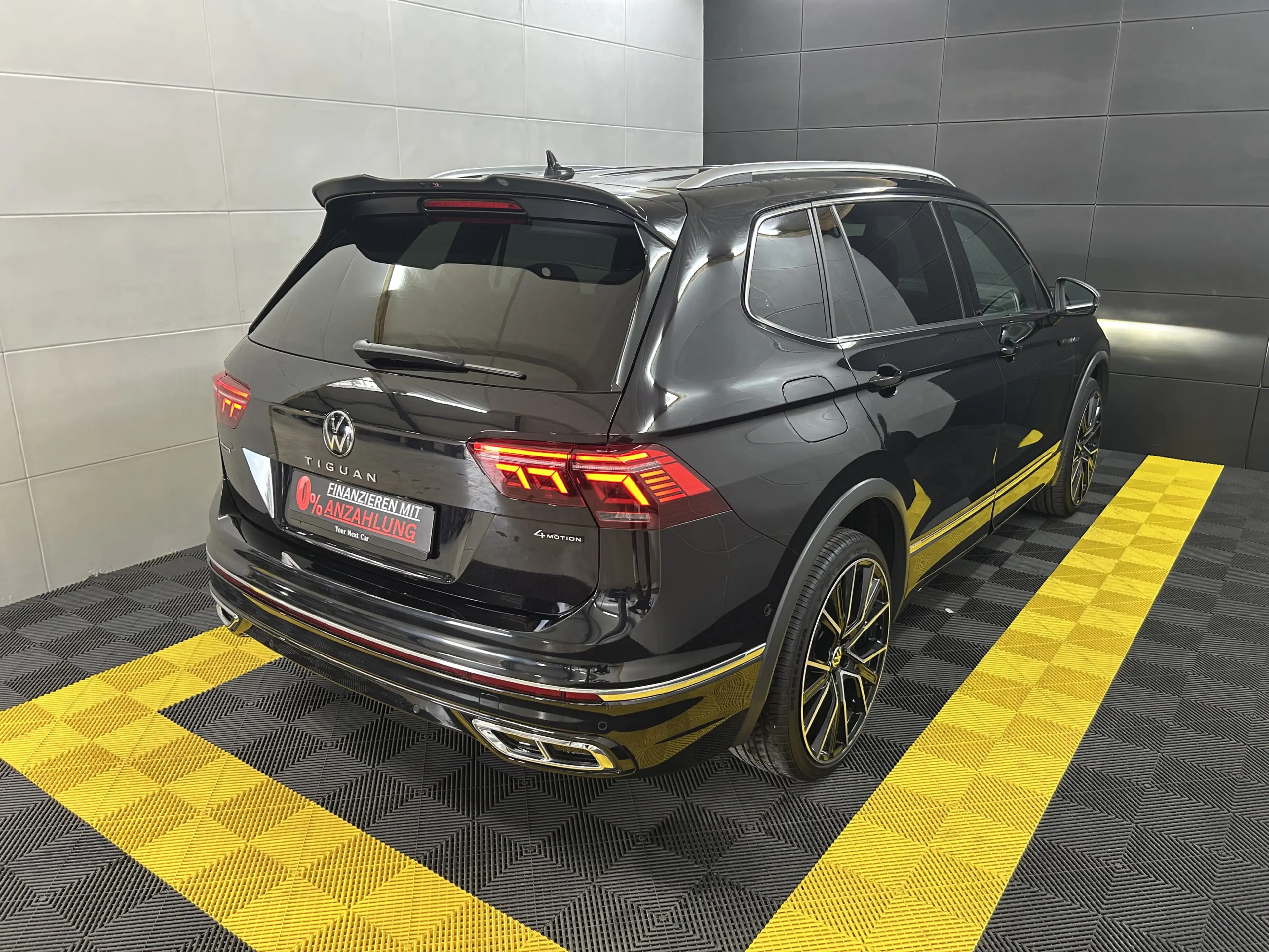 Volkswagen Tiguan Allspace R-Line 4M+ACC+7-Sitzer+Matrix — photo 4