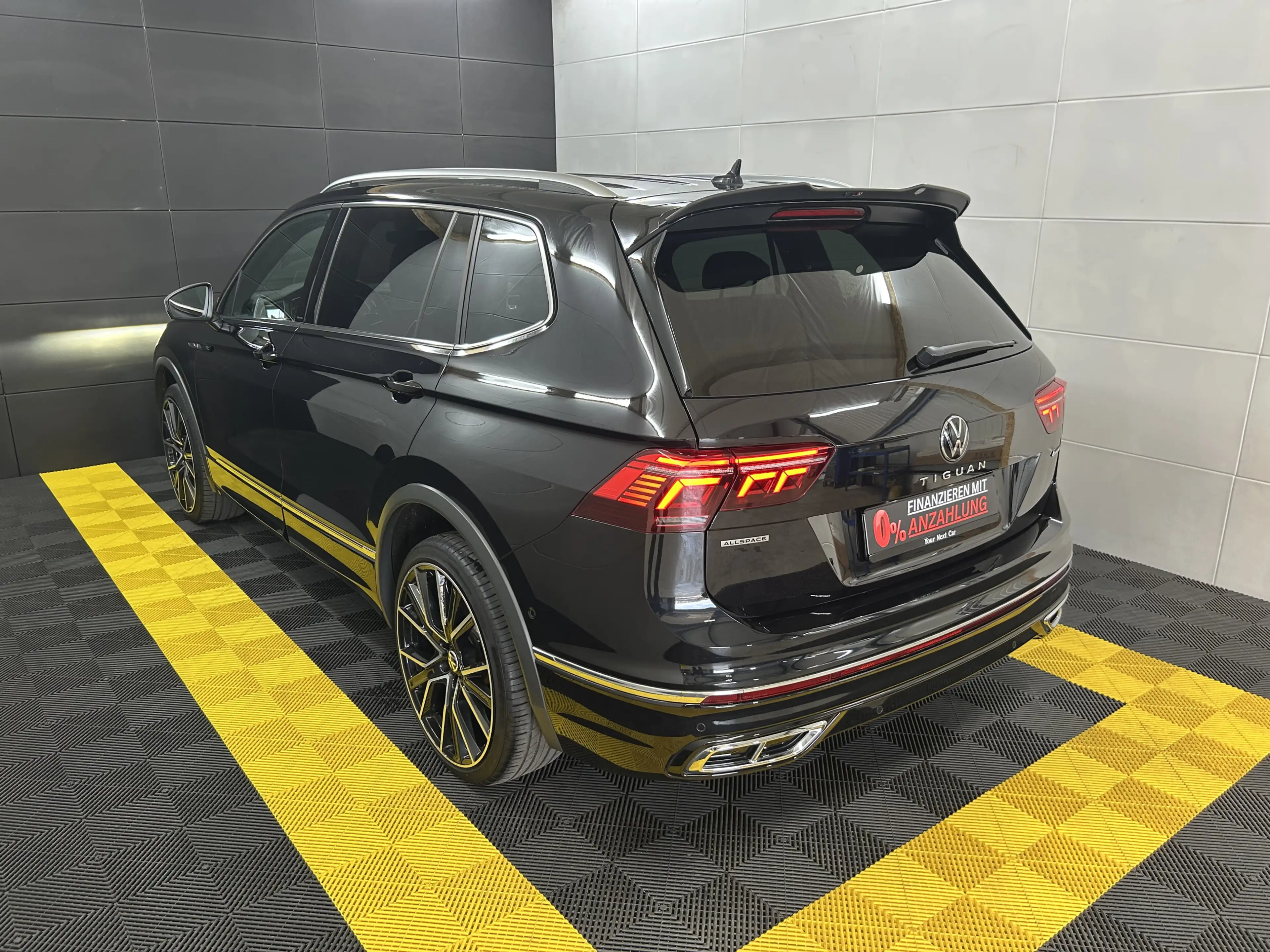 Volkswagen Tiguan Allspace R-Line 4M+ACC+7-Sitzer+Matrix — photo 7