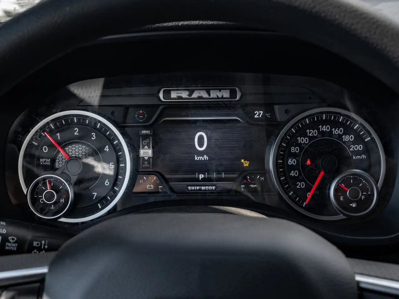 RAM 1500 снимка RAM 1500