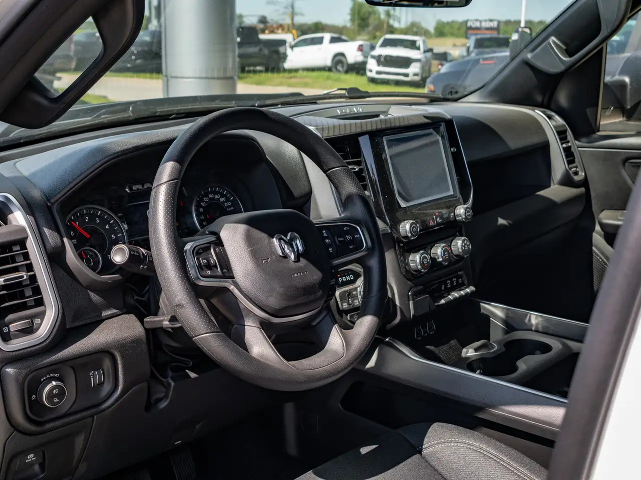 RAM 1500 снимка RAM 1500