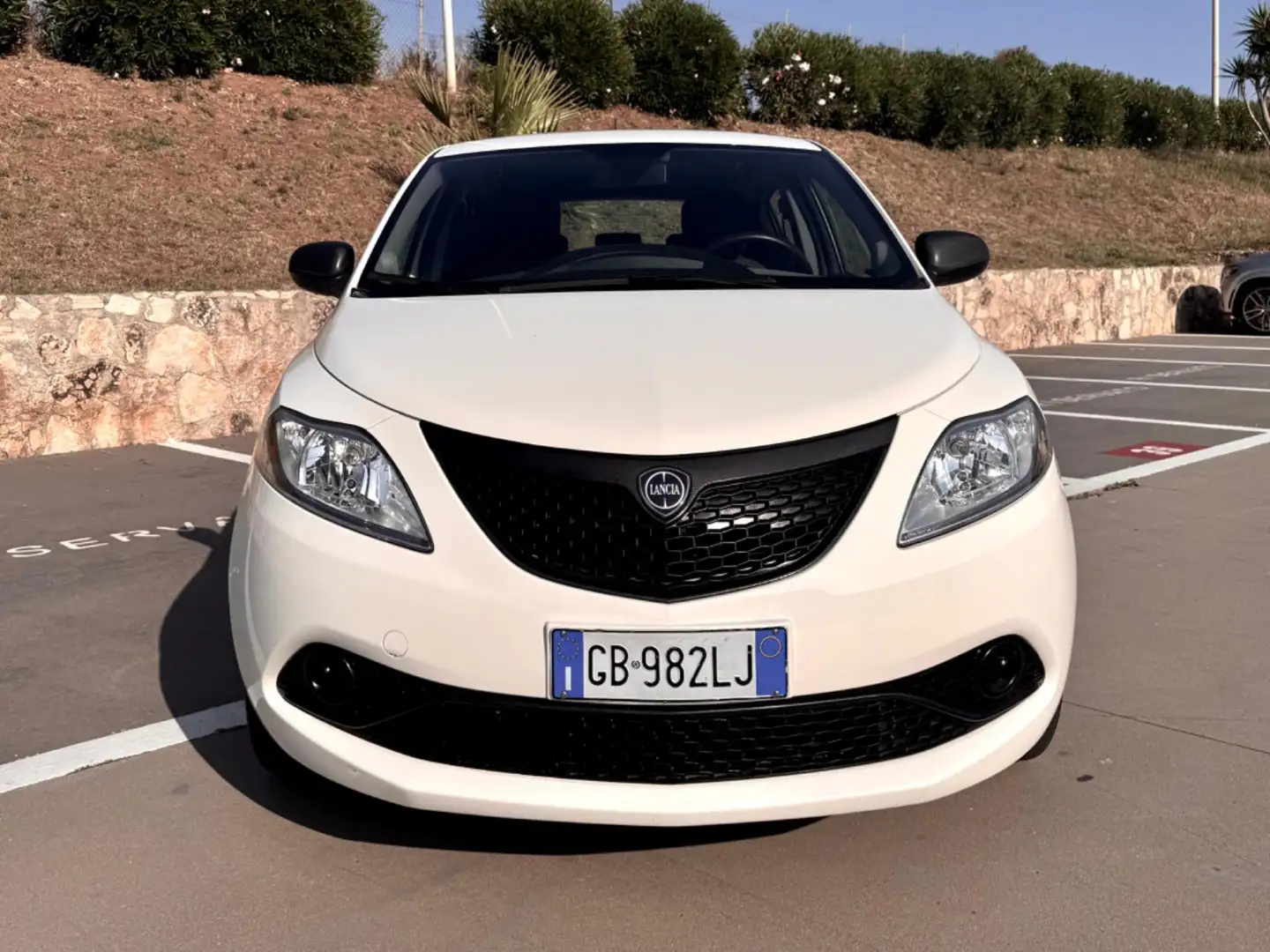 Lancia Ypsilon 1.0 HYBRID 5 POSTI+TELEFONO+VOL MULTIFUNZIONE Blanco - 2