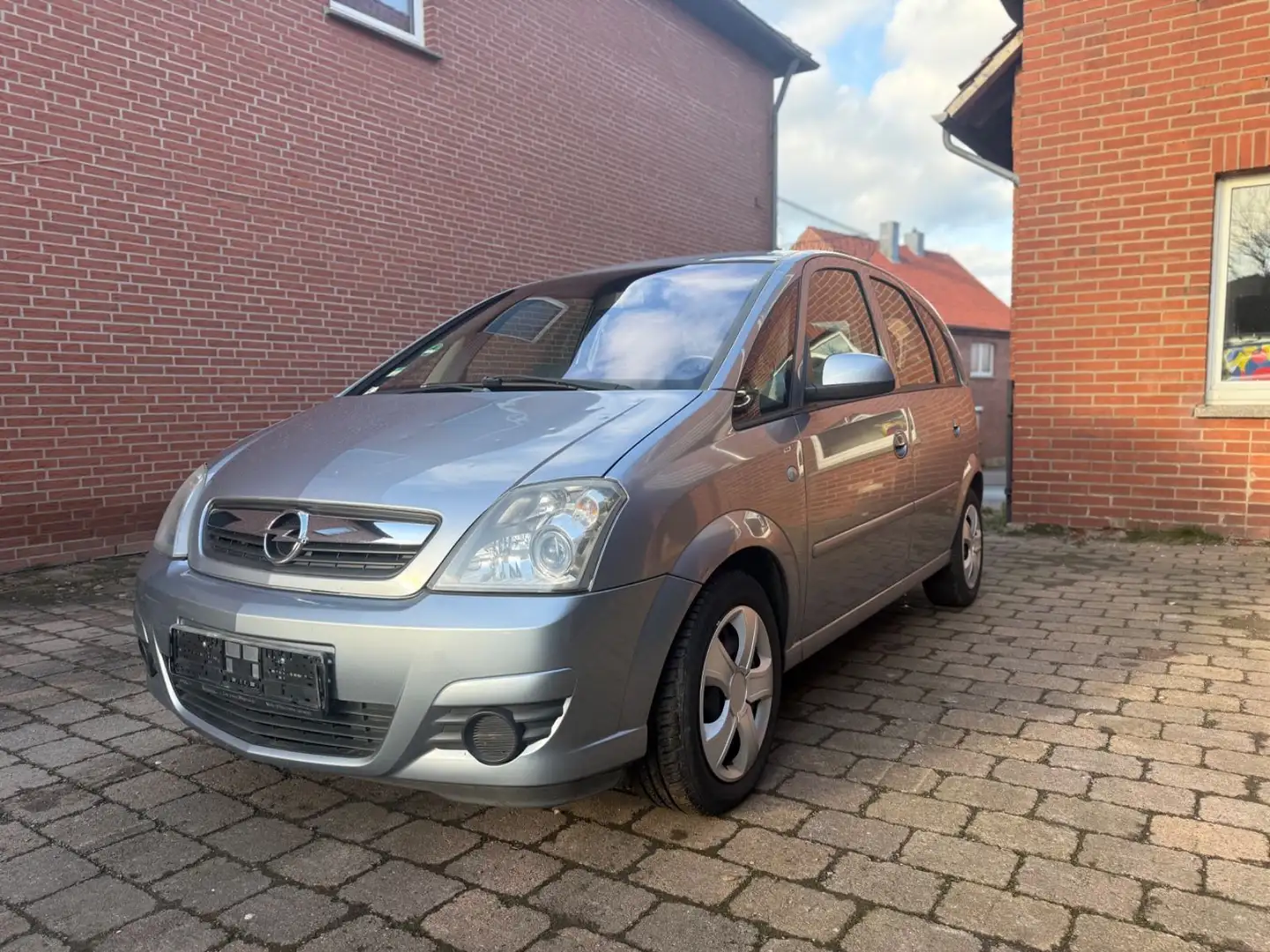 Opel Meriva Edition Silber - 1