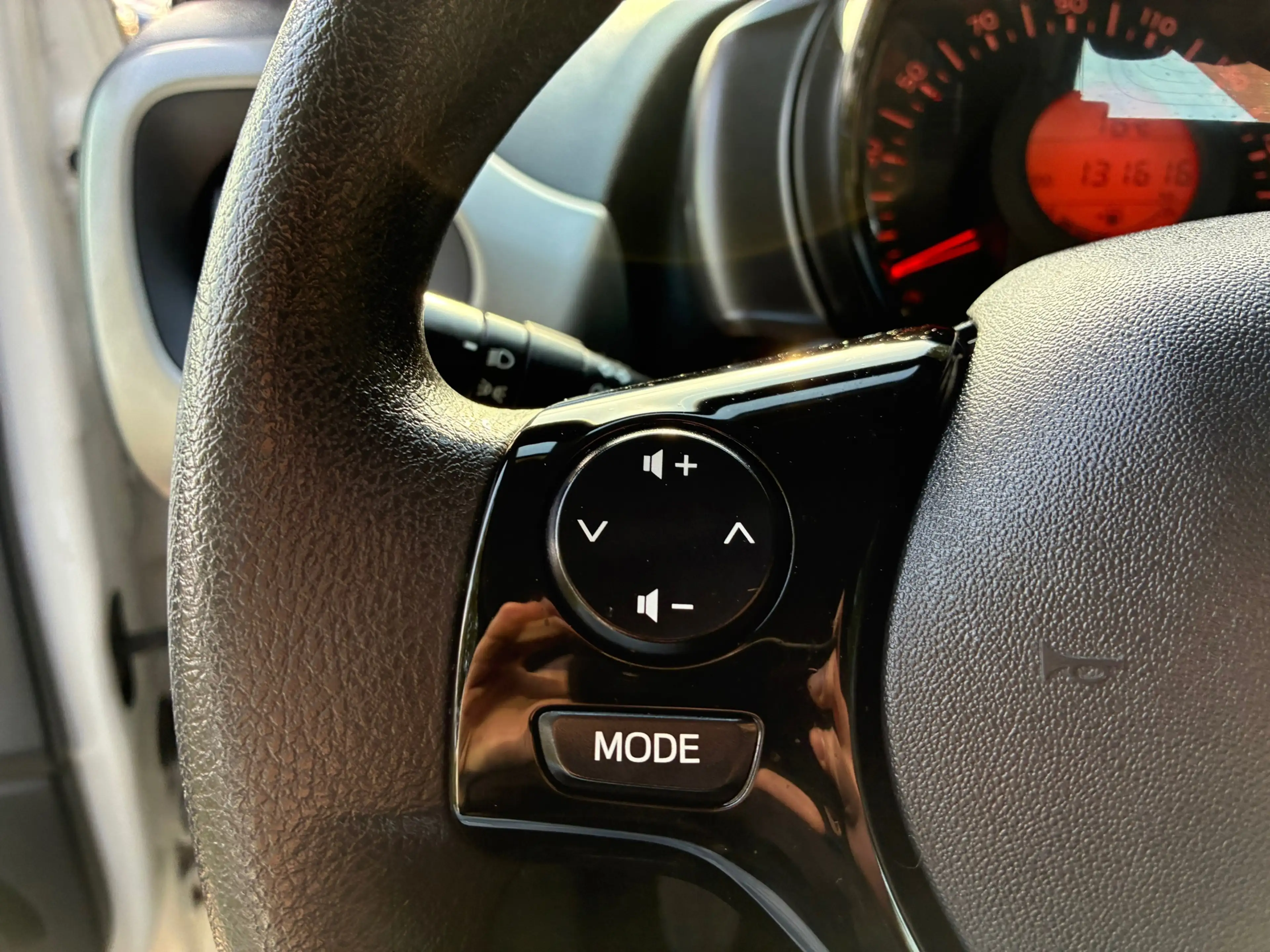 Peugeot 108 1.0 e-VTi Active | Airco + Bluetooth + Elk. Ramen — photo 14
