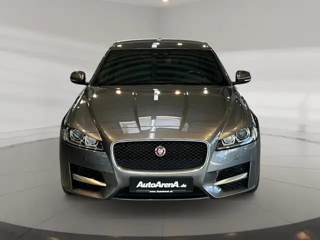 Jaguar XF view 7
