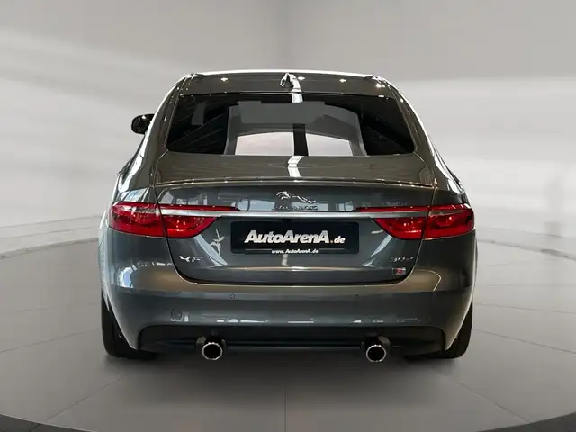 Jaguar XF view 6