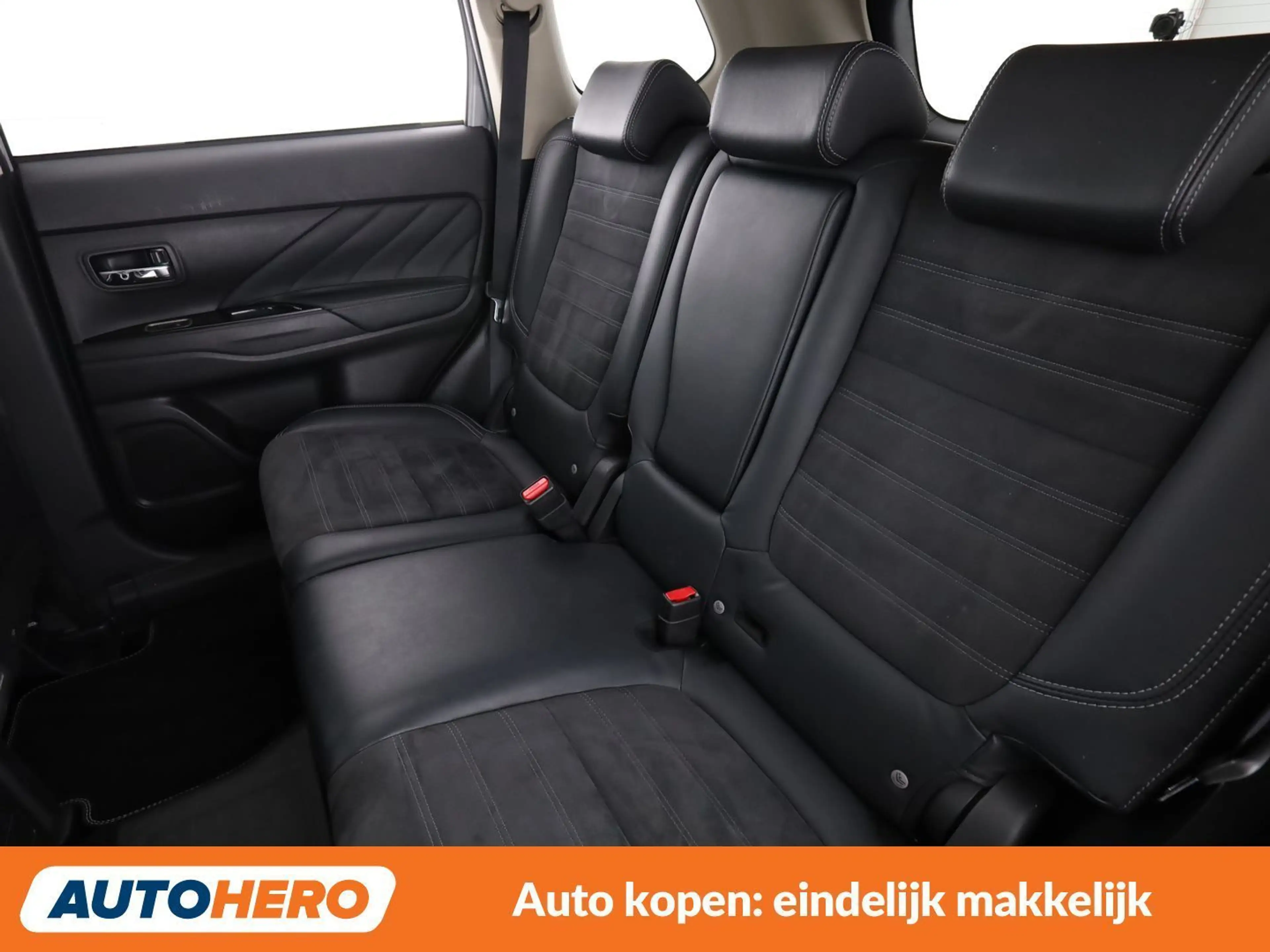 Mitsubishi Outlander 2.4 PHEV Intro Edition 4WD — photo 15