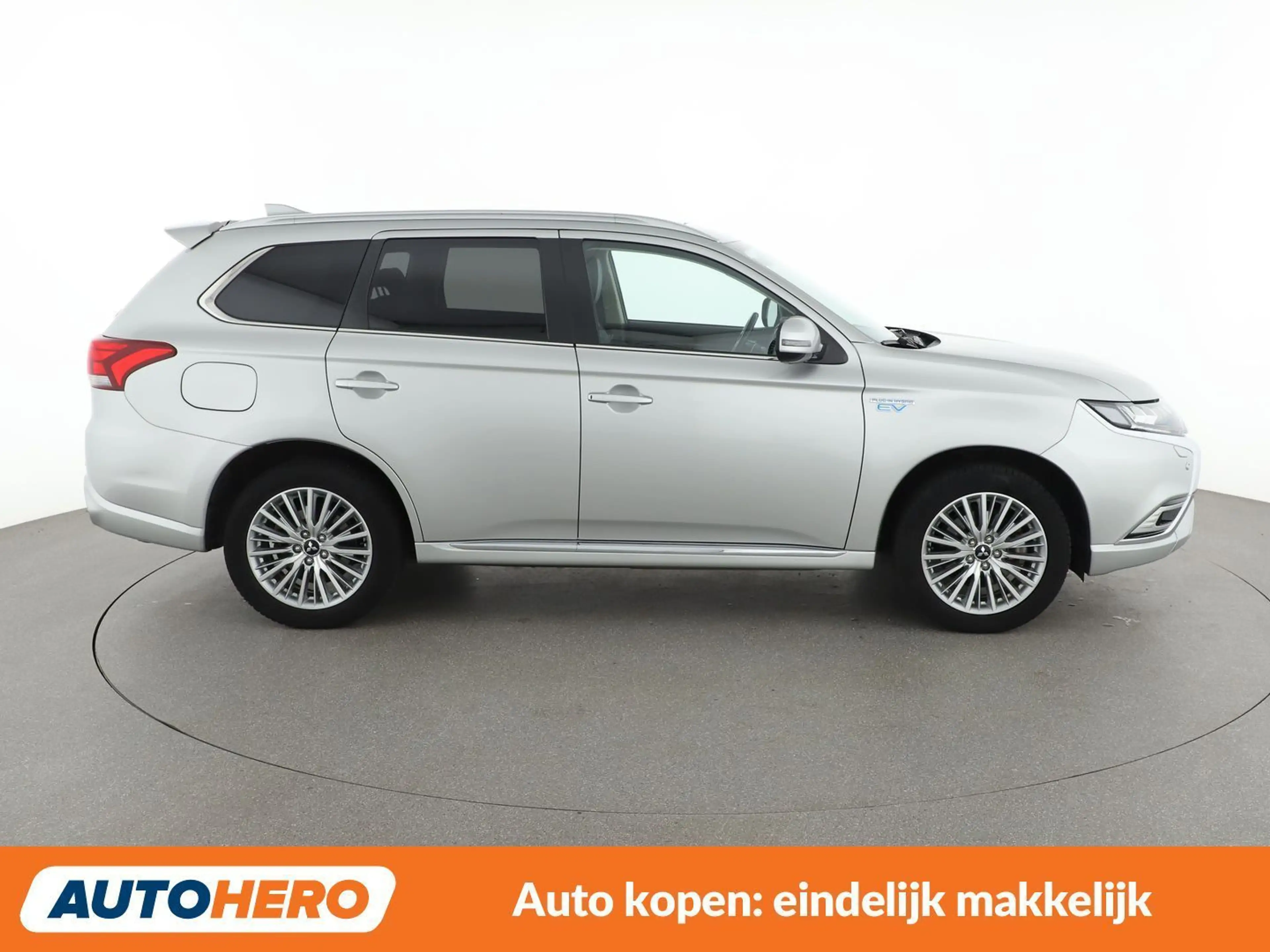 Mitsubishi Outlander 2.4 PHEV Intro Edition 4WD — photo 8
