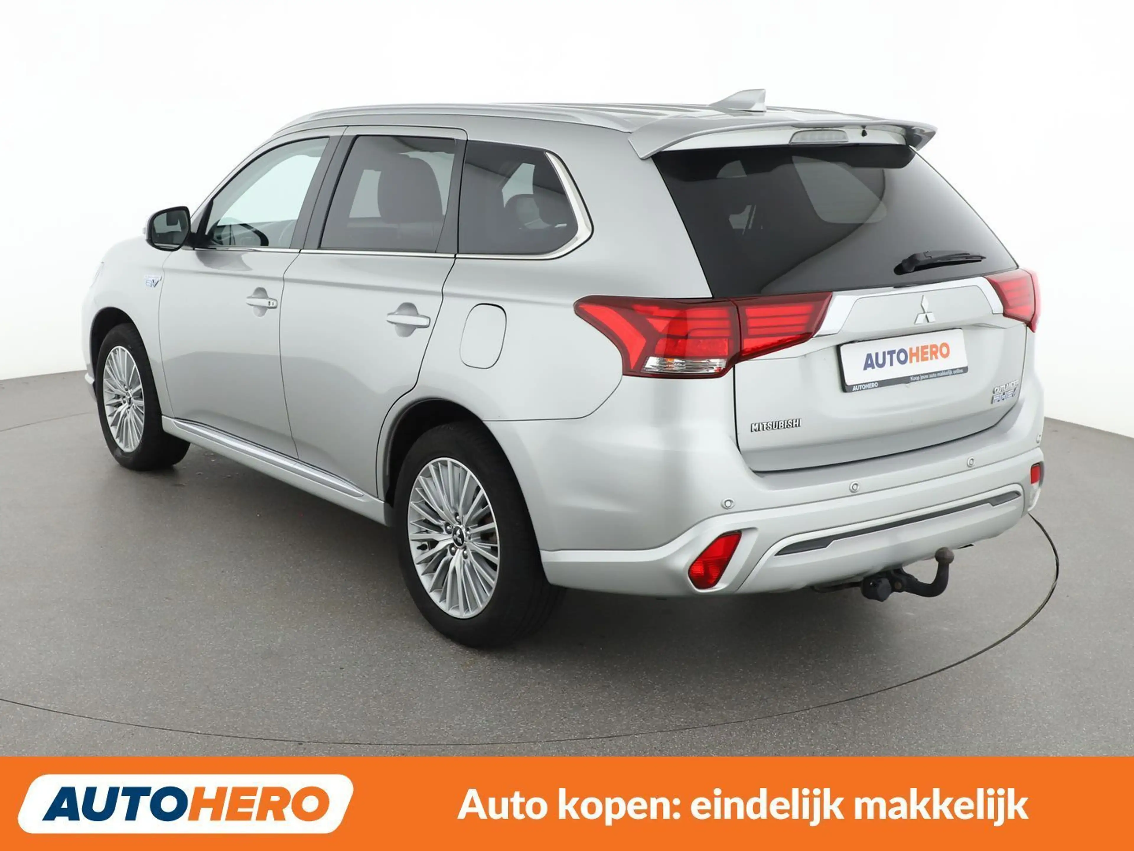 Mitsubishi Outlander 2.4 PHEV Intro Edition 4WD — photo 4
