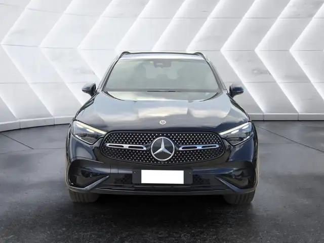 Mercedes-Benz 300 view 2