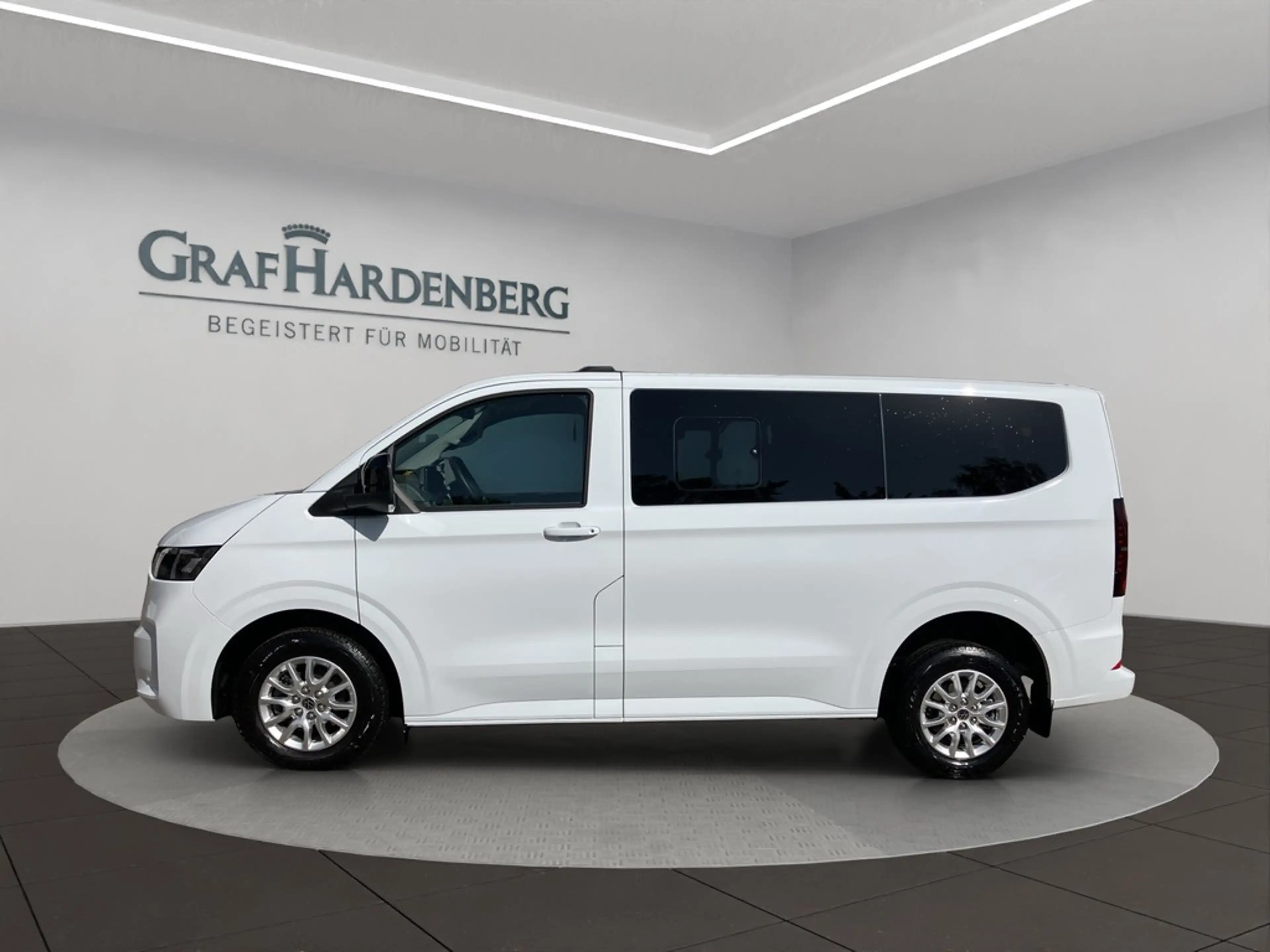 Volkswagen T7 Caravelle Life KR TDI Automatik 9Sitze Navi — photo 2