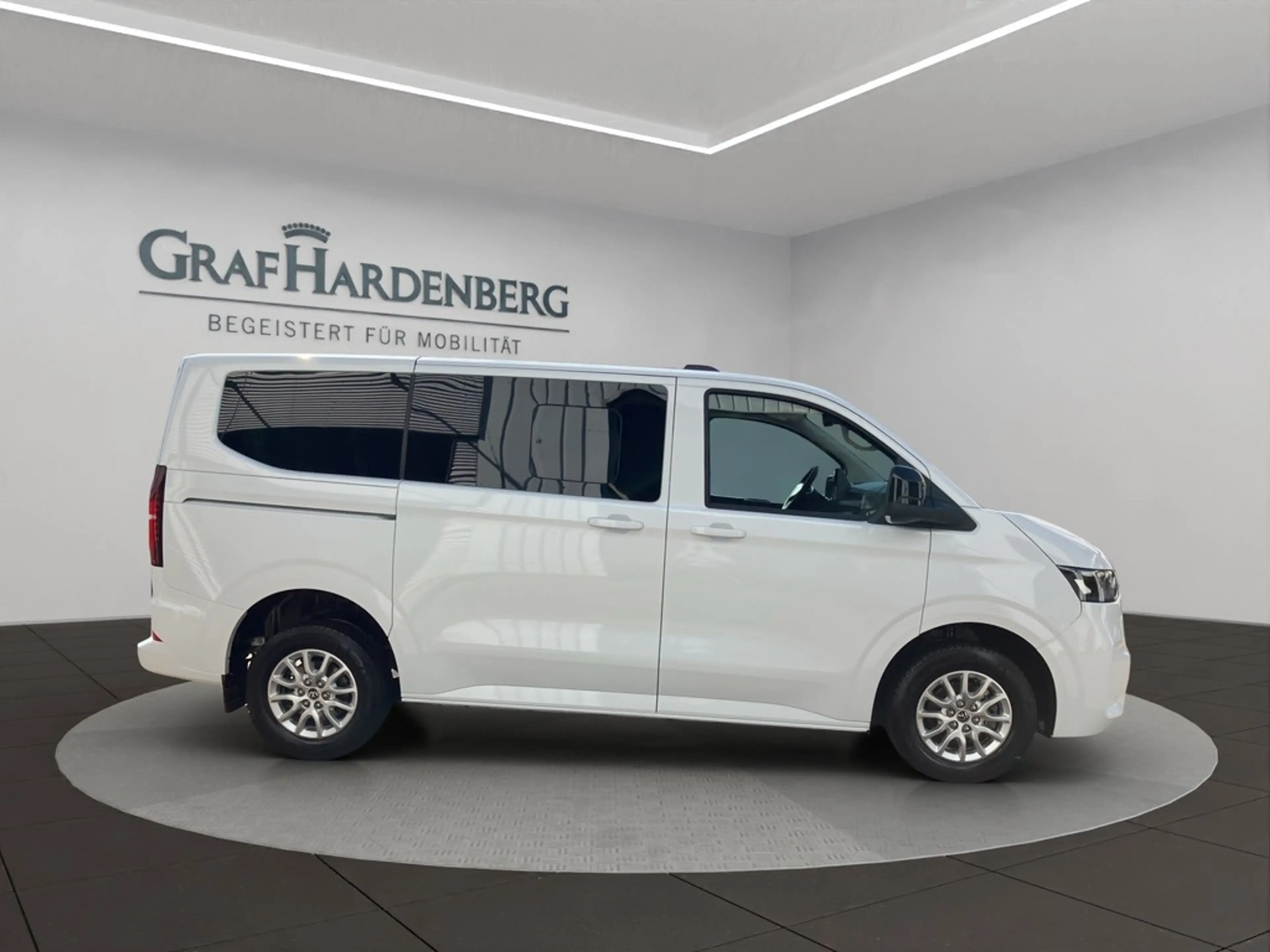 Volkswagen T7 Caravelle Life KR TDI Automatik 9Sitze Navi — photo 7
