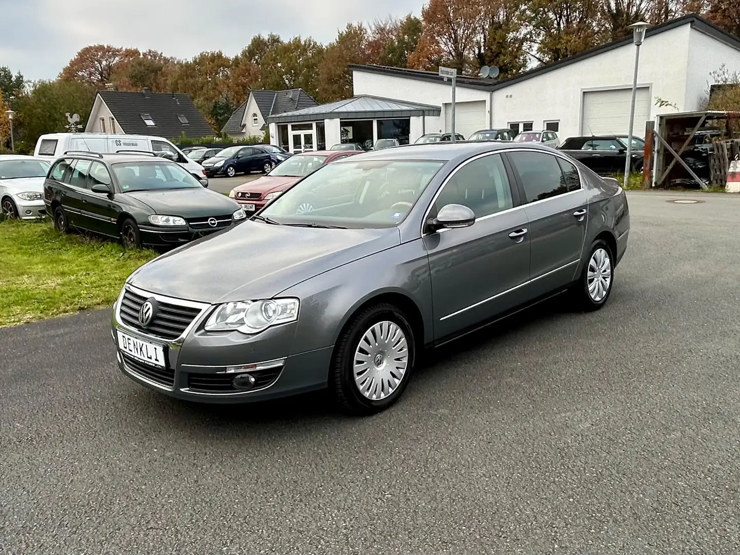 Volkswagen Passat Passat 1.6 Comfortline TÜV/02/2027 SITZHEIZUNG Grau - 1