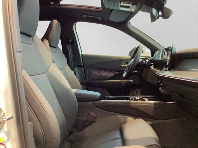 Audi Q3 view 4