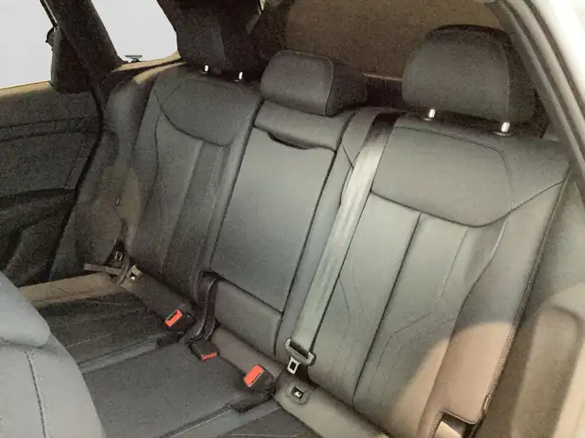 Audi Q3 view 6